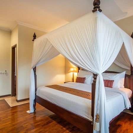 Villa Saffron Seminyak  Luaran gambar