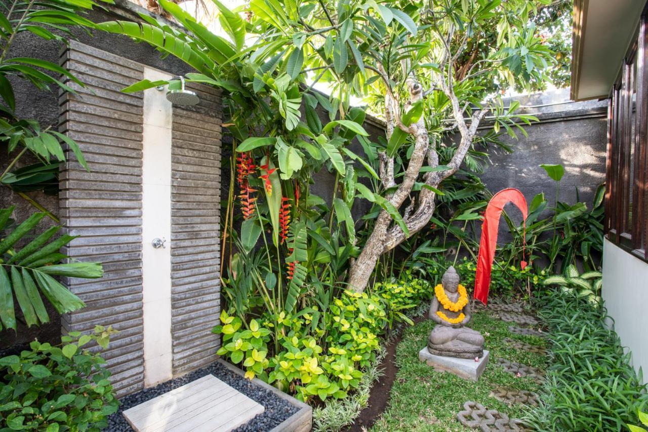 Villa Saffron Seminyak  Luaran gambar